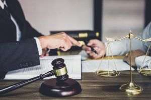 CEC cere anularea mandatelor obţinute de Partidul "Democraţia Acasă” în parlamentul Republicii Moldova